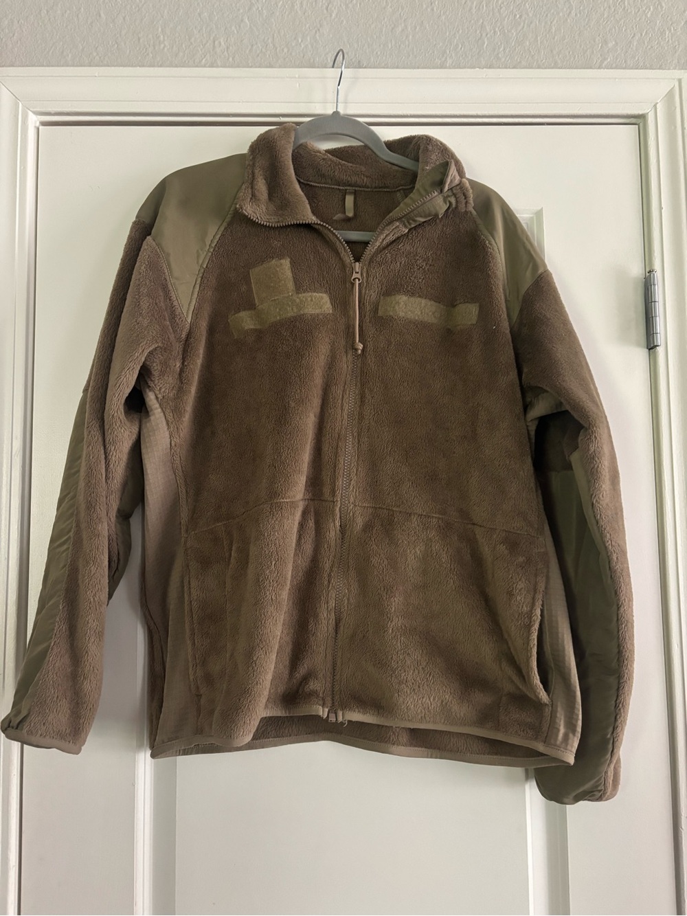US Military ECWCS Cold Weather Fleece Jacket Gen iii Coyote Brown Medium Regular